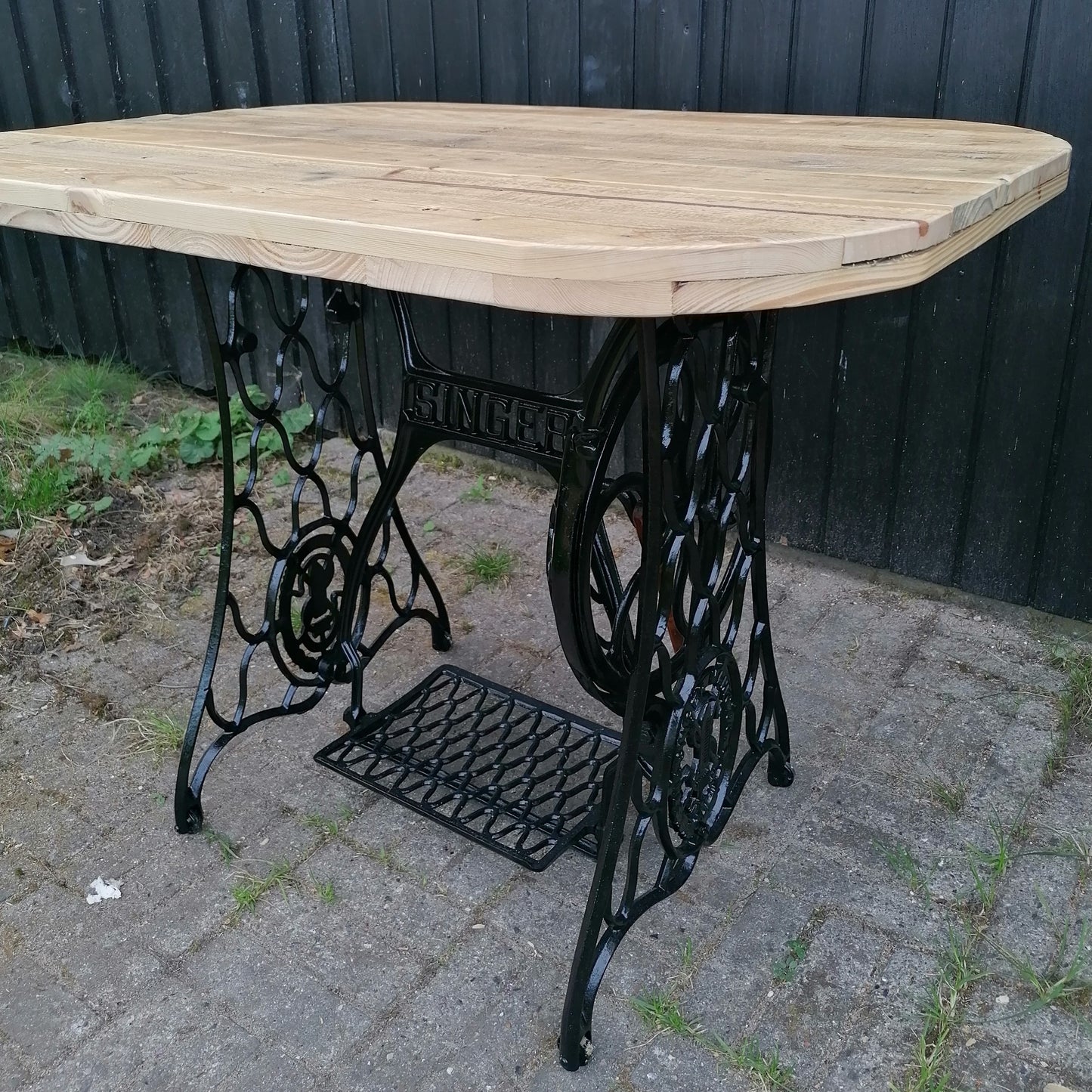 Singer Symaskine Pyntebord / Skrivebord: Kreativ Genbrug med Vintage Charme